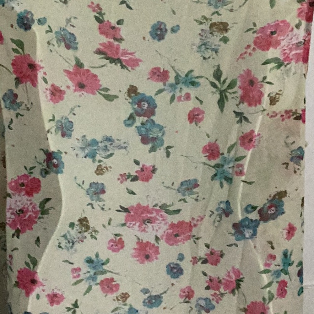 Floral Sleeveless Top - Picture 3 of 5
